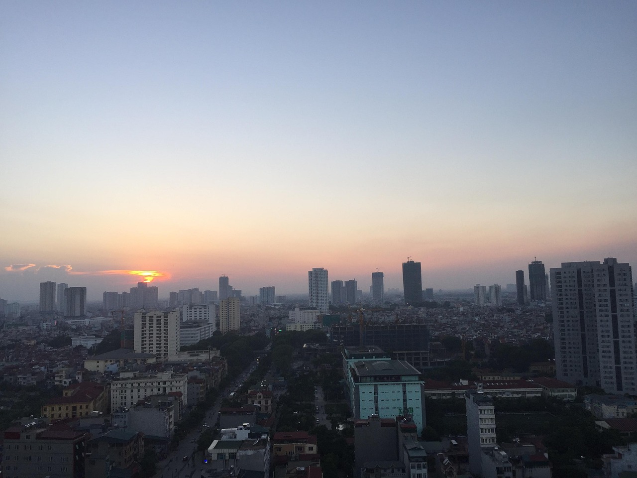 花都小道士，修行与都市繁华的奇幻交融之旅
