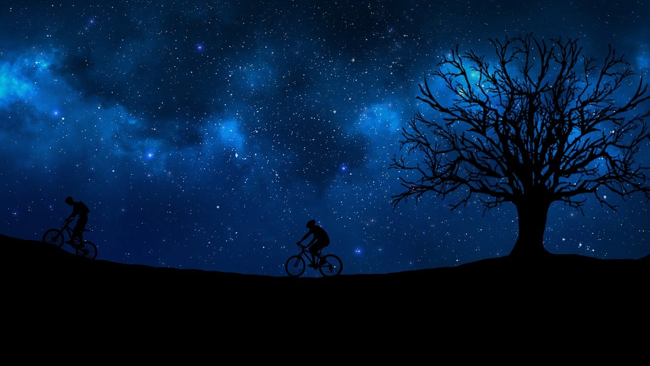 璀璨四月明星精华，星空闪耀的四月时刻